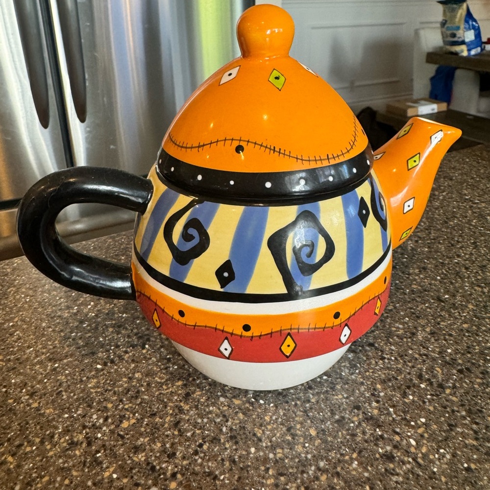 Vintage Bella Case Small Teapot - Picture 3 of 5